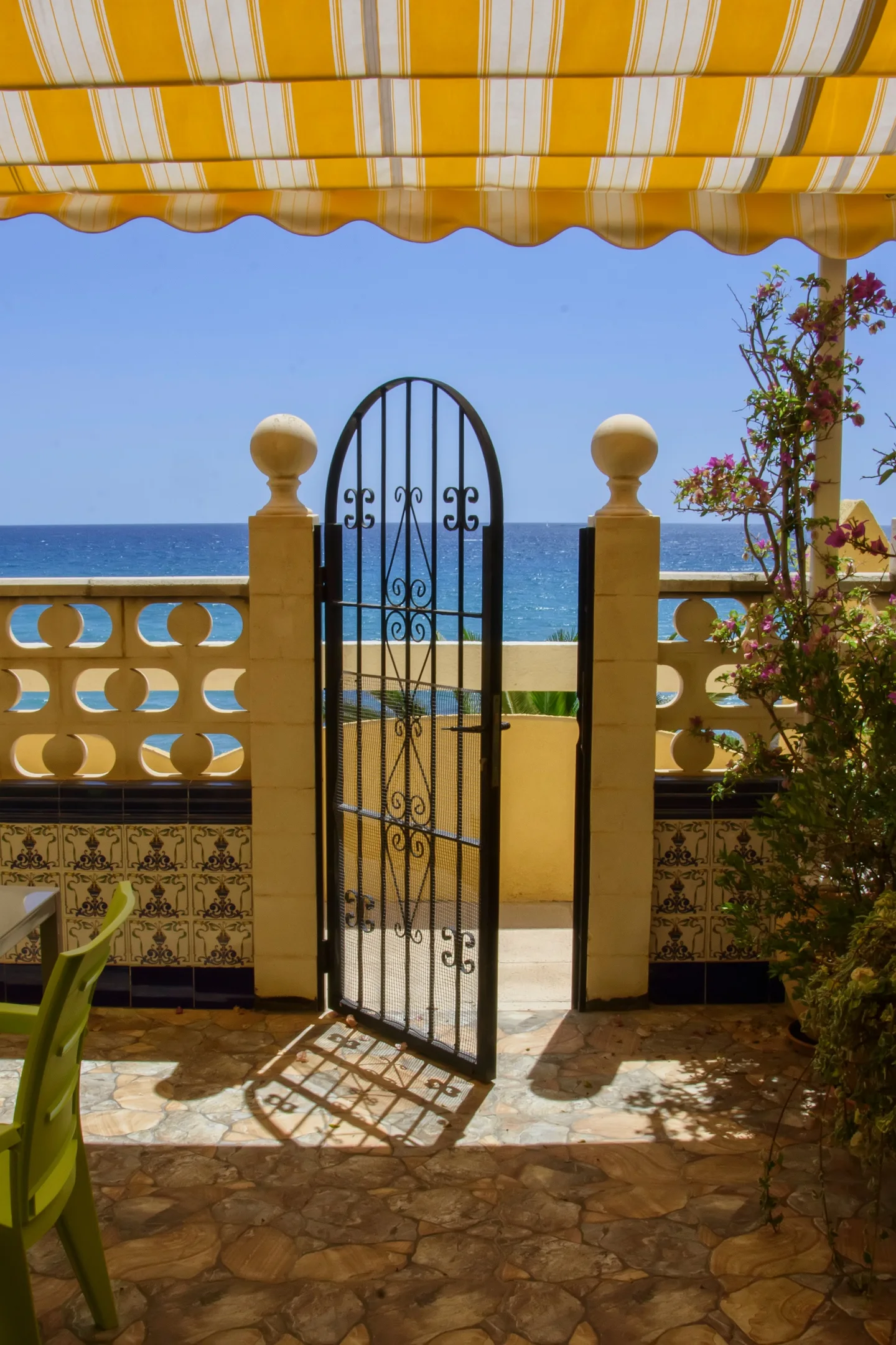 Terras in El Campello met uitzicht op zee